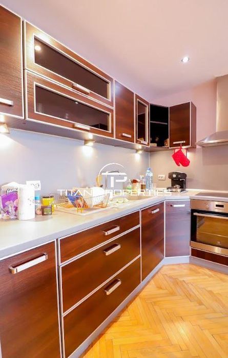 Тристаен апартамент, под наем, кв. Базар Левски