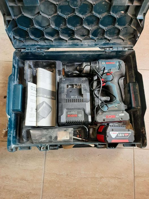 Безчетков винтоверт BOSCH GSR , Пълен комплект