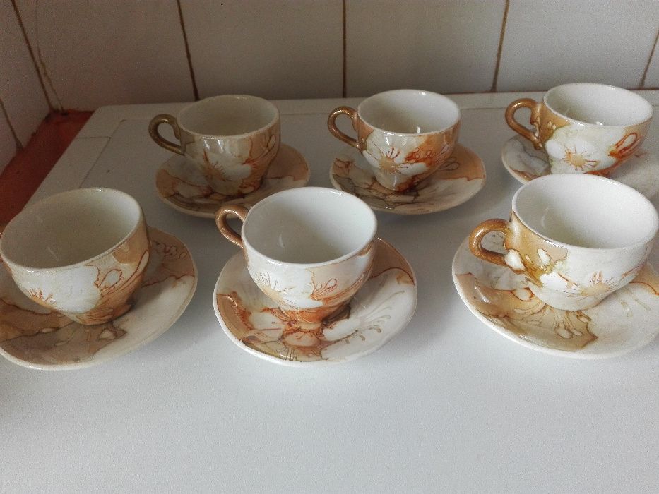 Малка чинийка с Чарлз и Даяна. и порцеланов сервиз за кафе.