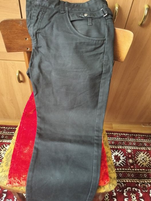 Продам джинсы мужские