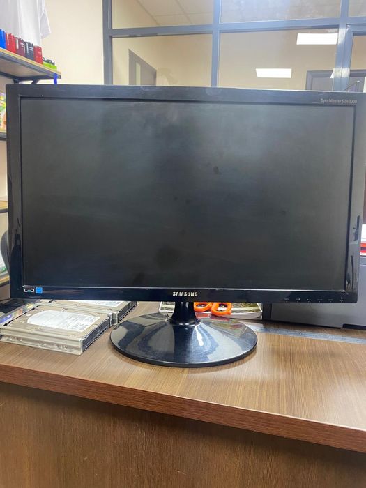 Мониторы срочно продаю