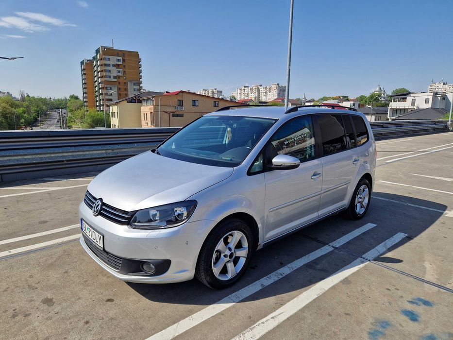 Vând Volkswagen Touran 7 locuri 6900 euro