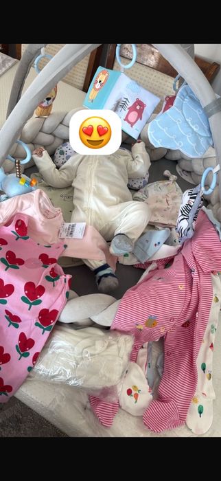 Развивающий коврик с игрушками