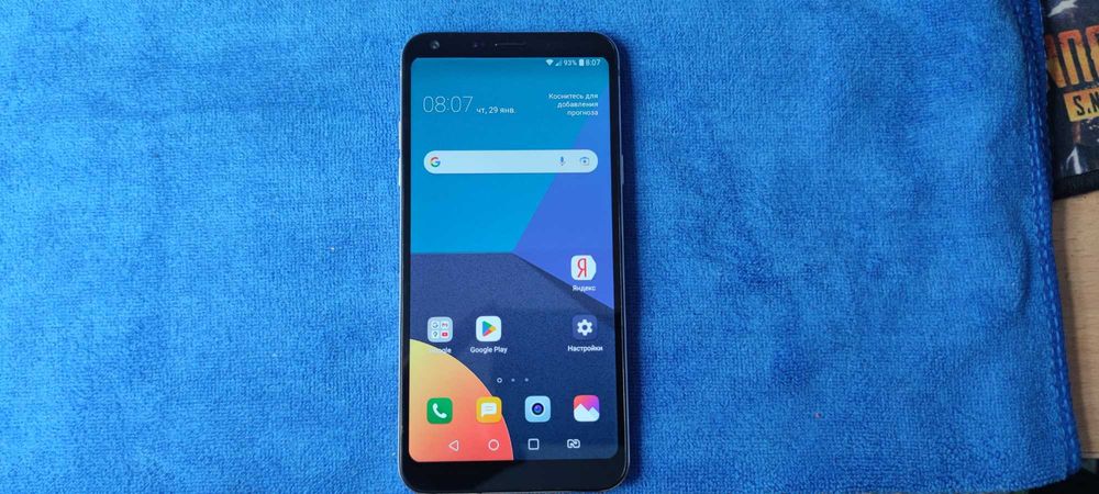 Продам телефон LG Q6 Alpha (M700)