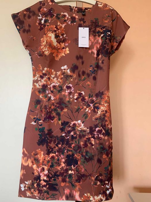 Рокля MANGO нова