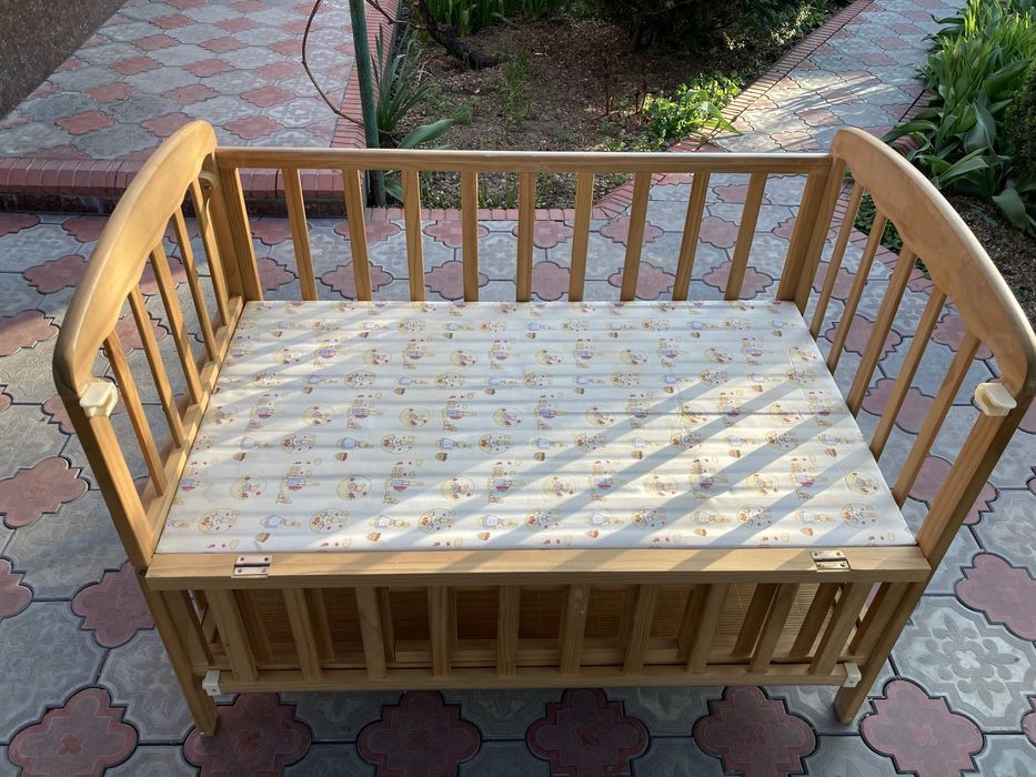 Детская кровать с колыбелью