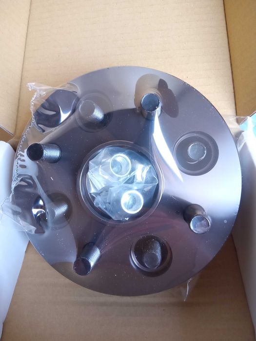 Продавам нови висококачествени фланци за джанти MAZDA / MITSUBISHI