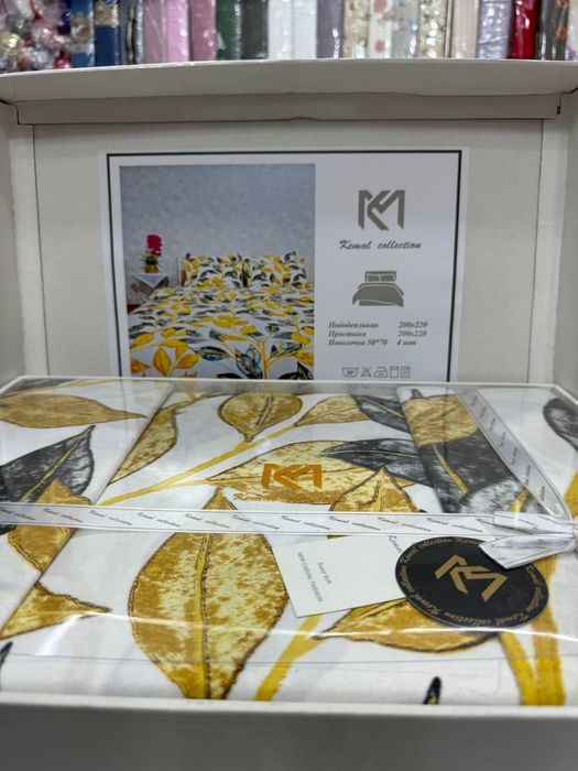 Постельное бельё в подарочной коробке