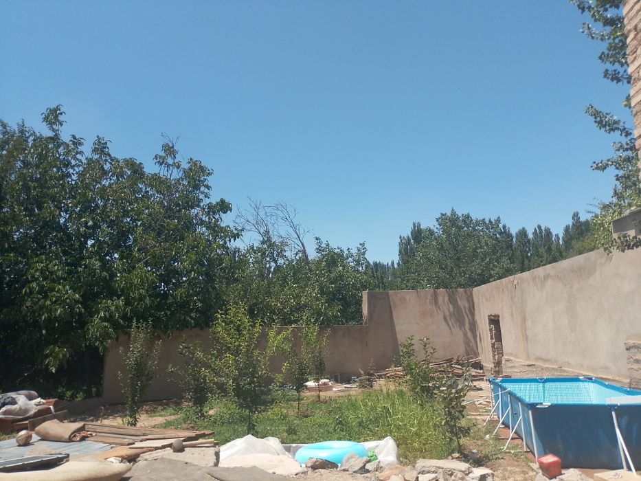 Uy uchastka sotiladi