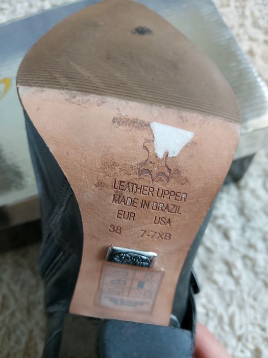 Кожени боти на висок ток