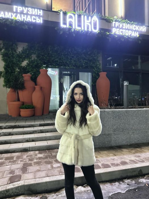 Продаю шубу, с капюшоном, размер 42-44