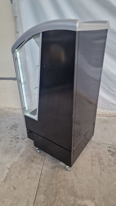 Крайстенна хладилна витрина Carrier