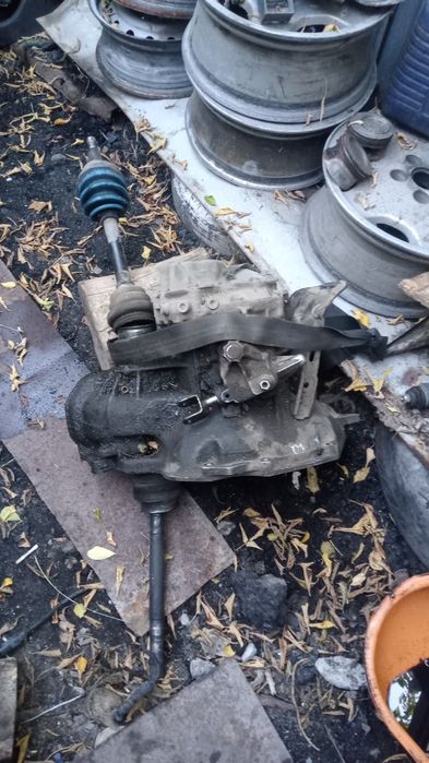 Опель   вектра  а    2.0  .18   запчасти