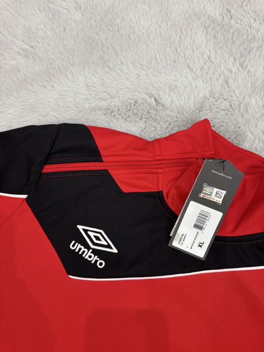 Мъжко горнище UMBRO . Размер XL