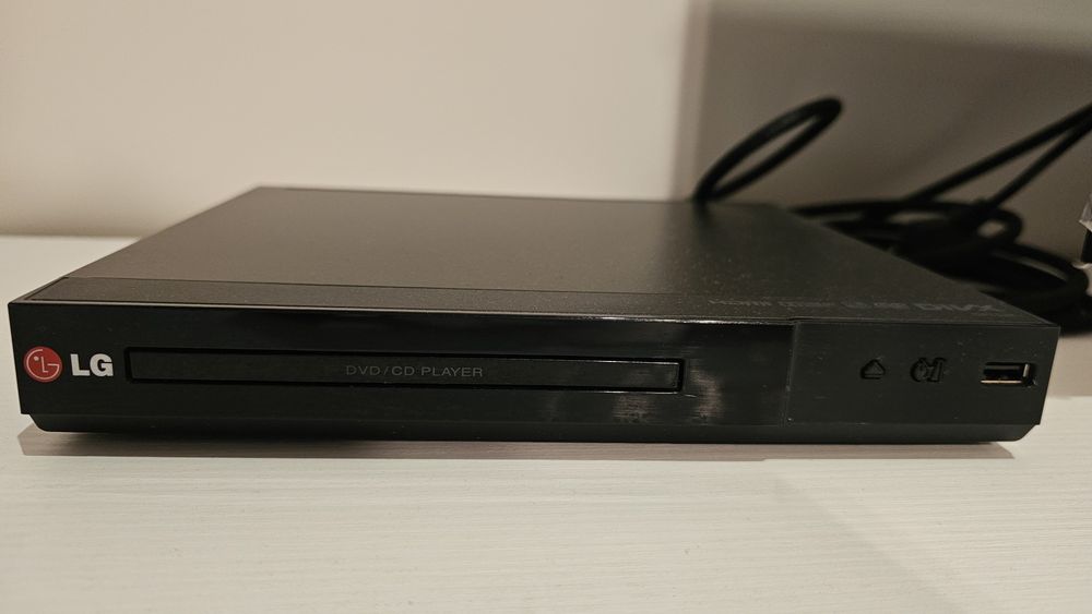 LG   DIVX  DP132H  ( HDMI, Dolby Digital, DVD )