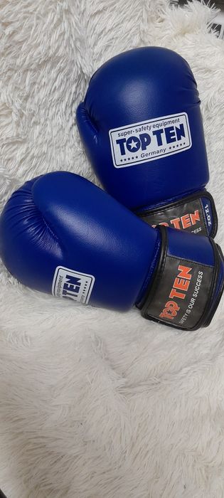 Боксёрские перчатки