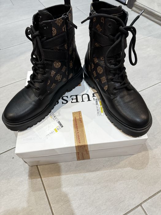 Къси ботуши\ кубинки Guess