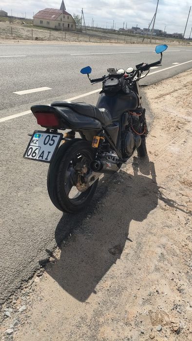 Продаётся HONDA CB400