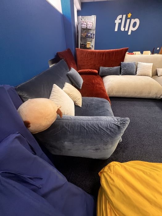 Большой удобный диван