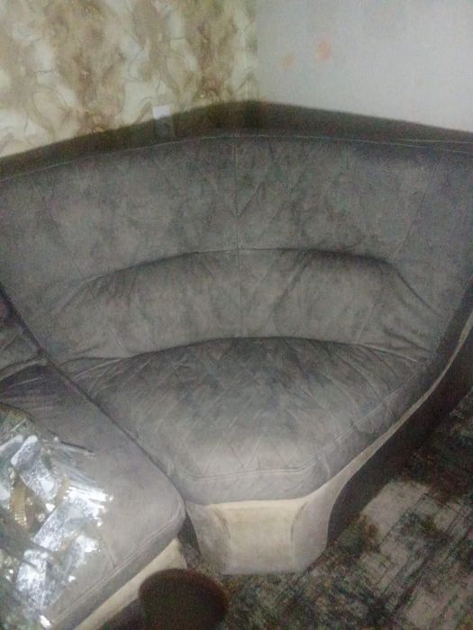 Продам большой диван!