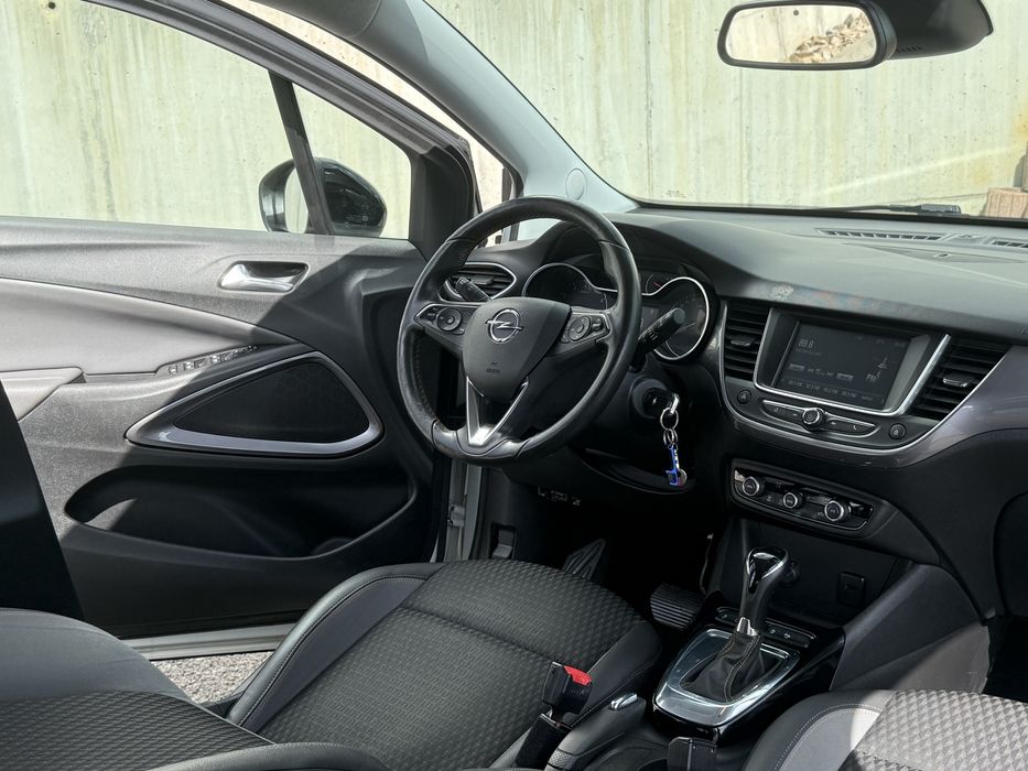 Opel Crossland X 1.2 benzina automat 93.000km