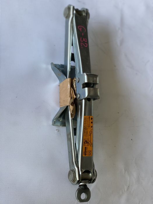 Домкраты  на разные автомобили