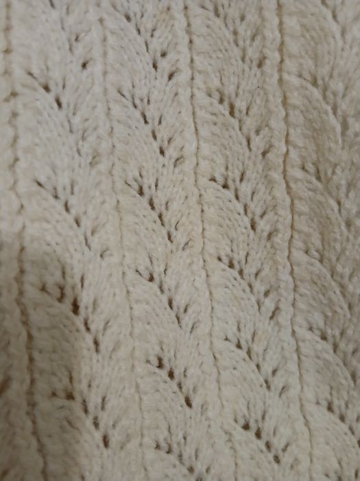 Pulover împletit din lana