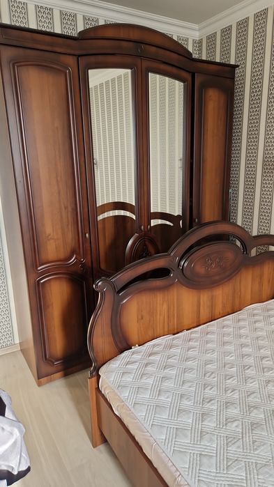 Спальный гарнитур