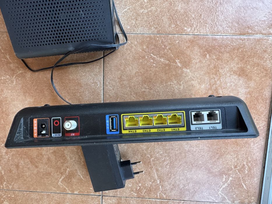 Pachet 2 Modemuri Wi-Fi DOCSIS 3.0 (Ubee + Compal / CBN) cu alimentatoare
