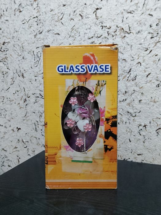 Прелестная стеклянная ваза