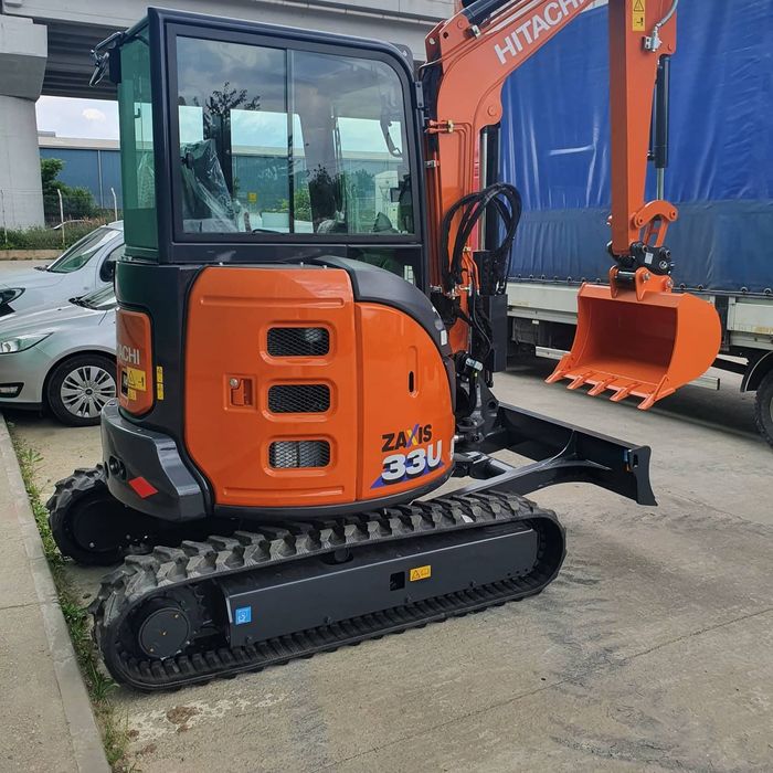 Inchirieri utilaje constructi bobcat perie miniexcavator picon