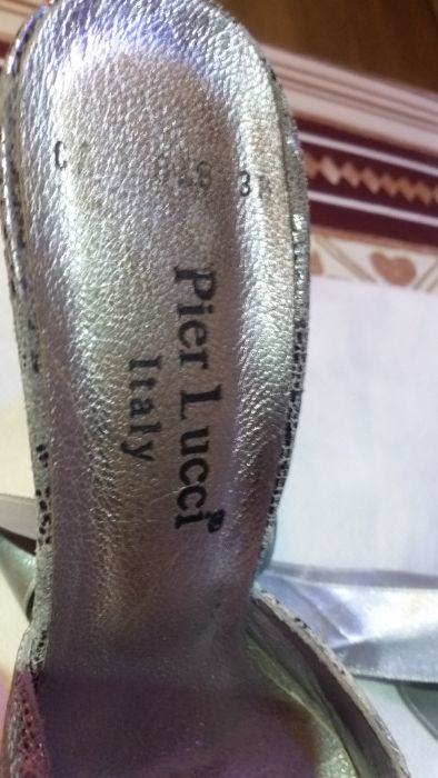 Елегантни дамски обувки