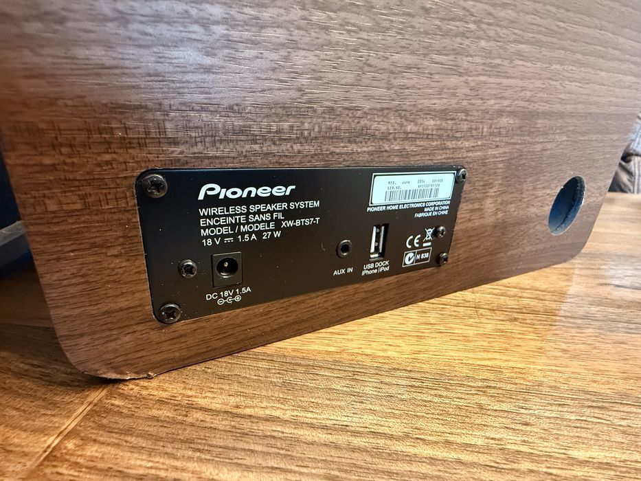 Pioneer XW-BTS7 Dark Walnut- iPod/iPhone/Bluetooth/USB/Aux