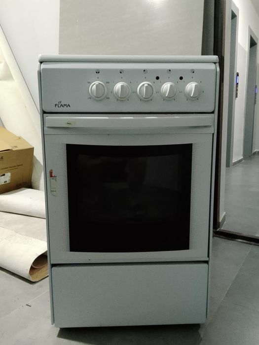 Продам электрическую плиту