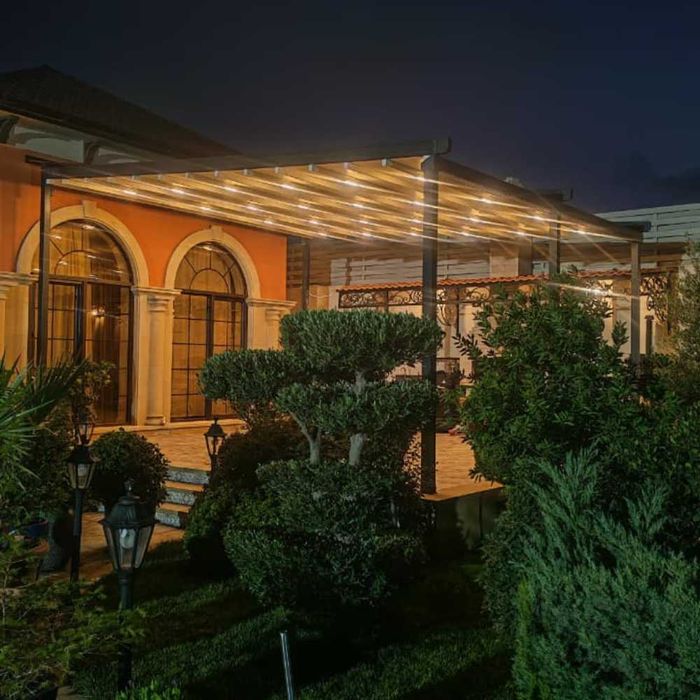 Pergola. Tentli Pergola. Kofe restoran va uylar uchun.