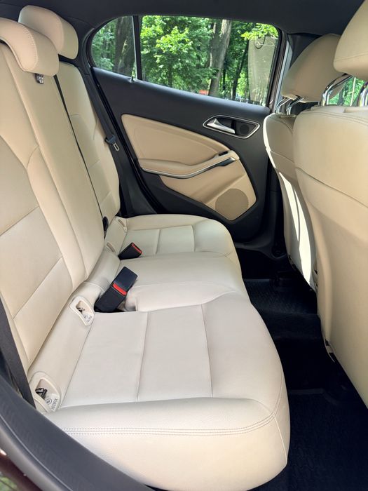 Mercedes GLA  180 benzina