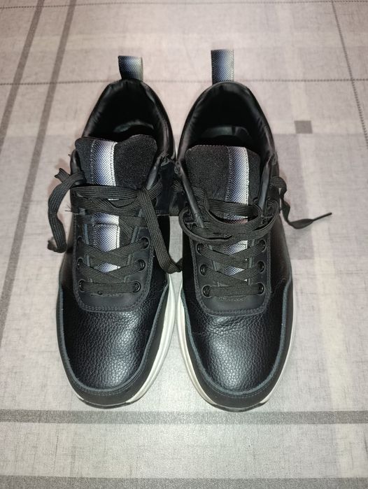 Классические кроссовки