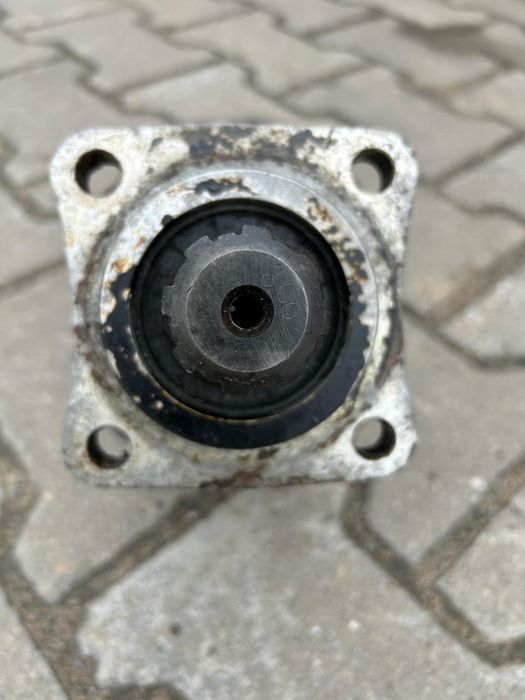 Насос на манипулятор