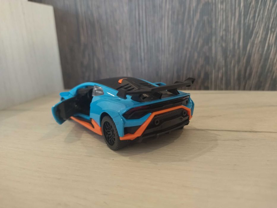 Метална количка Lamborghini Huracan STO !!!