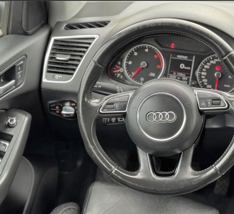Vând audi q5 model Facelift