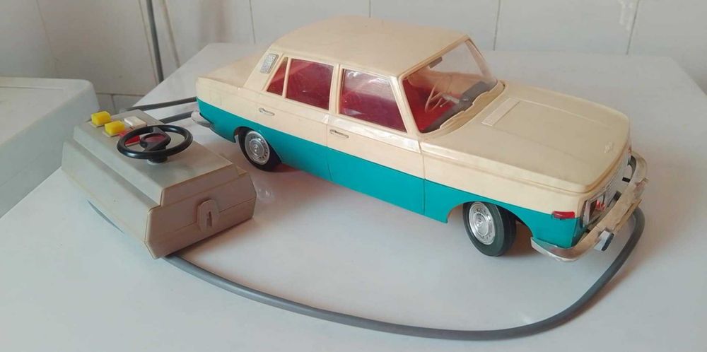 Стара играчка WARTBURG 353 DDR GDR PIKO ANKER 1/15
