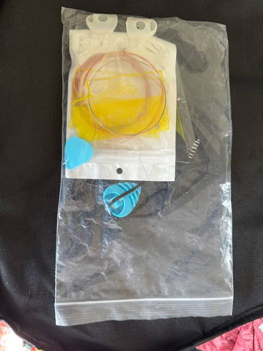 Новая Гитара Vecas в идеальном состоянии