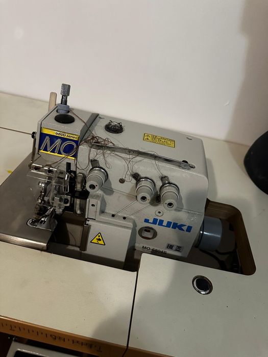 Промышленный оверлок JUKI