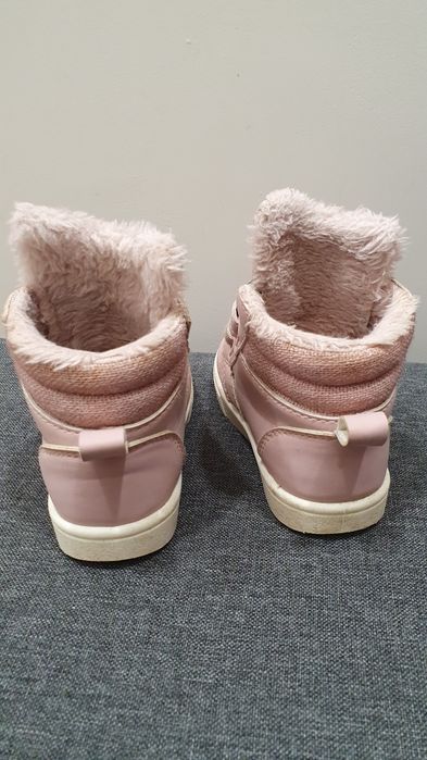 Топли боти за момиче