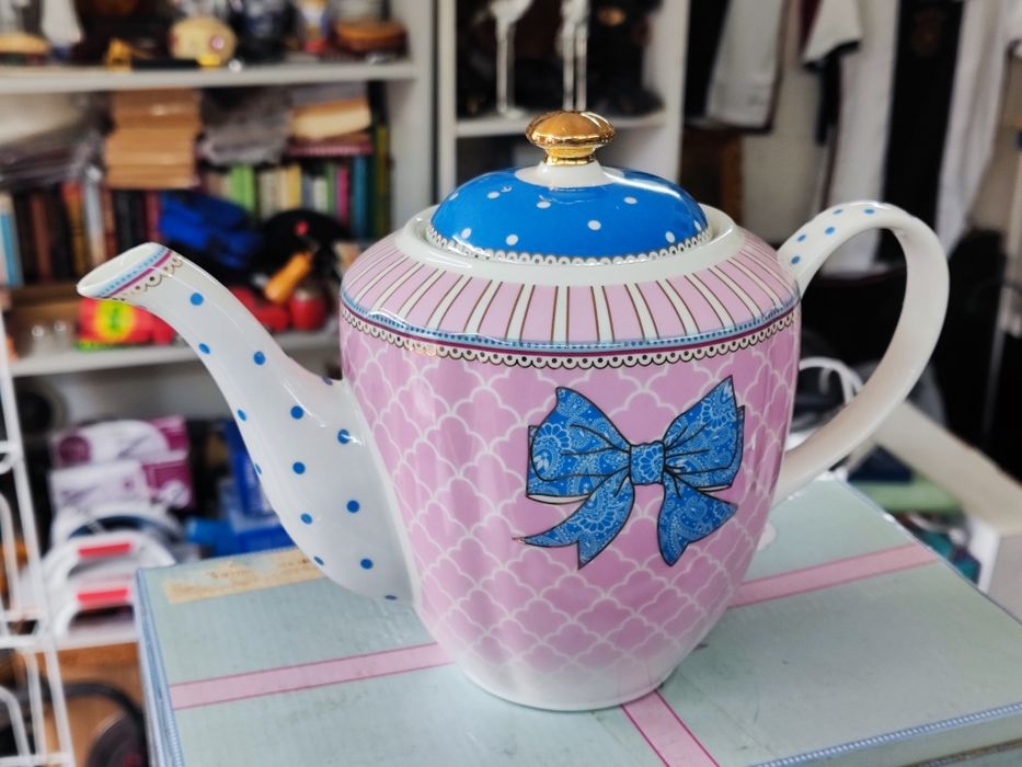 Нов порцеланов чайник