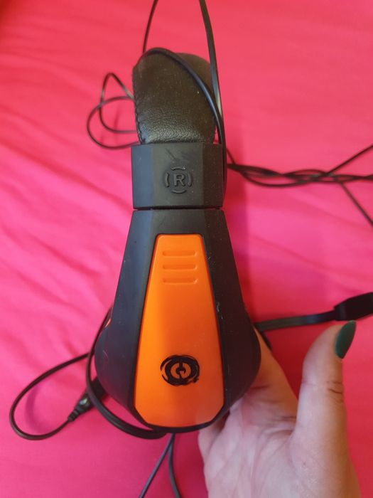 Слушалки за компютър с микрофон