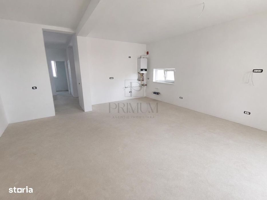 Duplex Cu Panouri - 5 Camere - 3 Bai