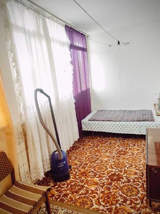 2 хоналик Уй, барча жихозлар билан сотаман.