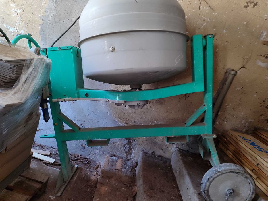 Италианска професионална бетонобъркачка  IIMER 190 LITER... почти НОВА