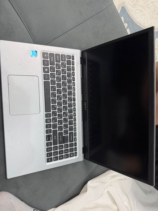 Ноутбук продаю пишите звоните